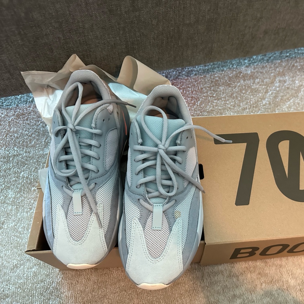 Yeezy Adidas Boost 700